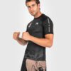 ⁦[Venum Reorg] Black Rashguard Short Sleeves חולצת ראשגארד ונום קצרה שחור⁩ – תמונה ⁦2⁩