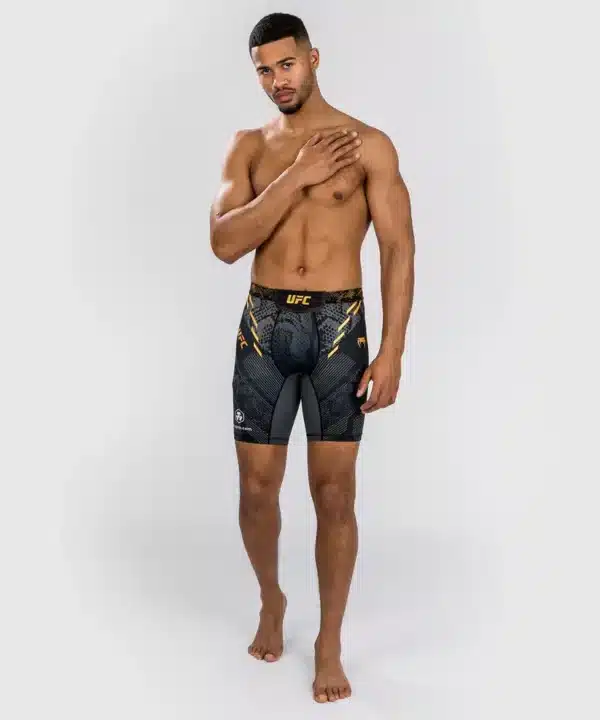 UFC Adrenaline by Venum Authentic Fight Night Men’s Vale Tudo Short - Champion מכנס טייץ ונום קצר
