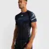 ⁦Venum x Tekken 8 - Paul Phoenix Rashguard - Black/Blue חולצת ראשגארד ונום קצרה⁩ – תמונה ⁦2⁩
