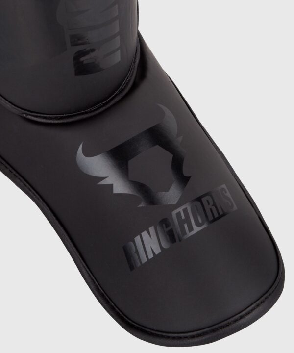 [Ringhorns Shinguards] Black/Black Charger - מגני רגליים רינגהורנס צארג'ר שחור/שחור