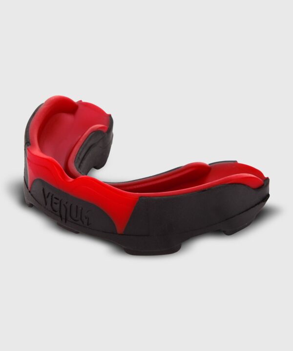 [Venum Mouthguard] Black/Red Predator - מגן שיניים פרדטור שחור/אדום