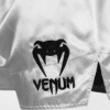 ⁦[Venum Muay Thai] Silver/Black Shorts Classic מכנס ונום אגרוף תאילנדי כסף/שחור⁩ – תמונה ⁦4⁩