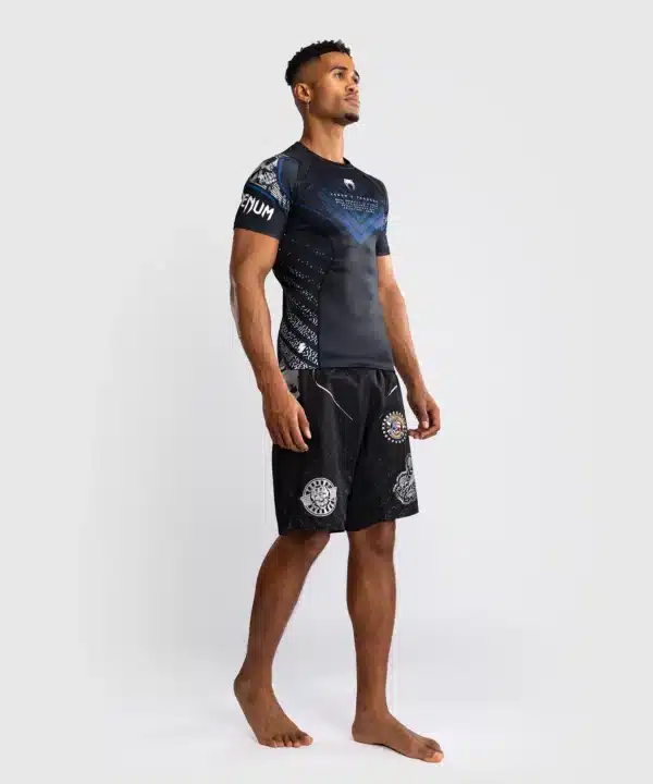 Venum x Tekken 8 - Paul Phoenix Rashguard - Black/Blue חולצת ראשגארד ונום קצרה
