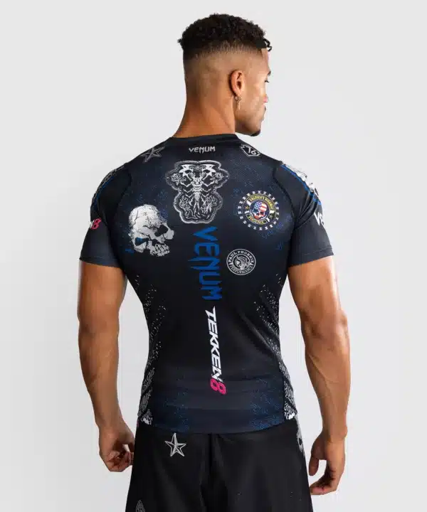 Venum x Tekken 8 - Paul Phoenix Rashguard - Black/Blue חולצת ראשגארד ונום קצרה