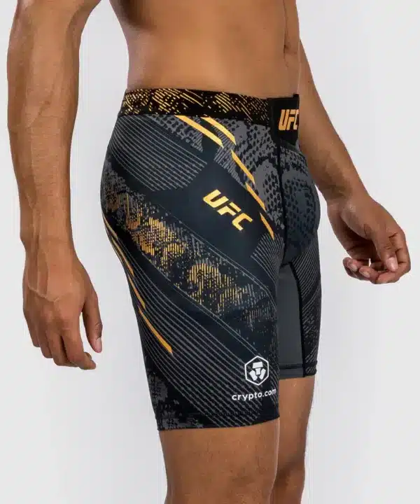 UFC Adrenaline by Venum Authentic Fight Night Men’s Vale Tudo Short - Champion מכנס טייץ ונום קצר
