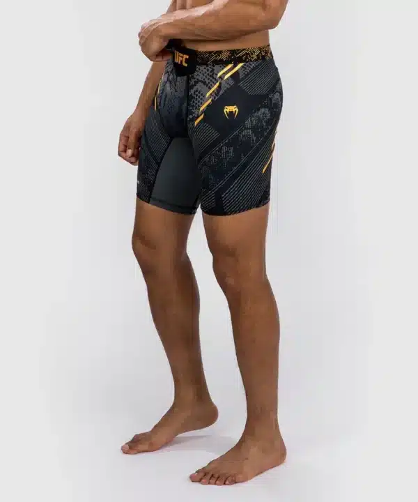 UFC Adrenaline by Venum Authentic Fight Night Men’s Vale Tudo Short - Champion מכנס טייץ ונום קצר