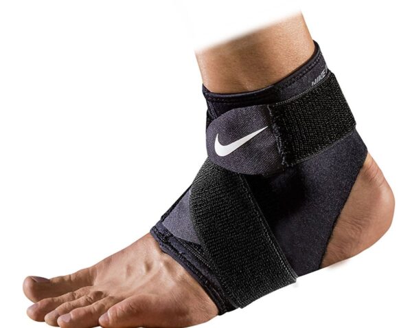 שרוול/תומך קרסול נייקי שחור לילידים Nike Ankle Support