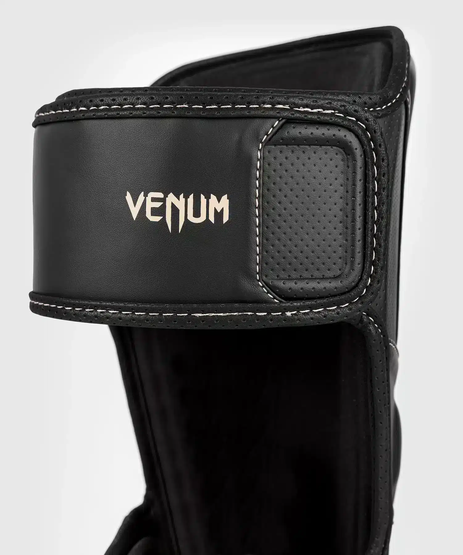 מגני רגליים Venum Impact Evo Shinguards Black