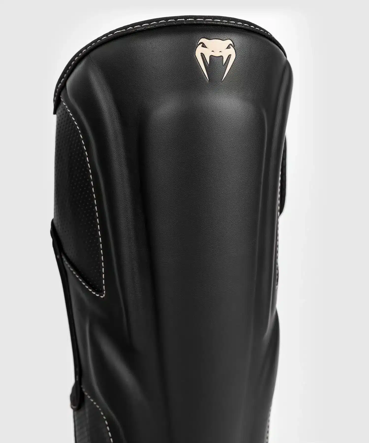 מגני רגליים Venum Impact Evo Shinguards Black