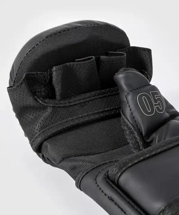 כפפות ספארינג Venum Impact Evo Sparring MMA Gloves Black