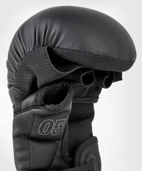 כפפות ספארינג Venum Impact Evo Sparring MMA Gloves Black