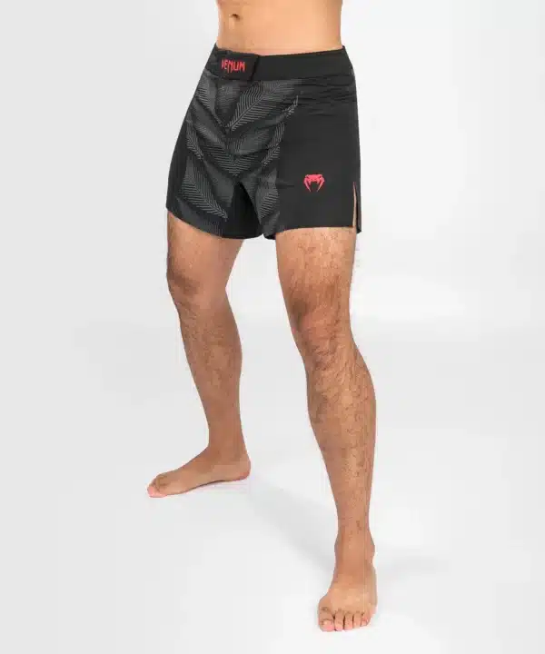 מכנסי לחימה Venum Phantom Fightshorts Black/Red