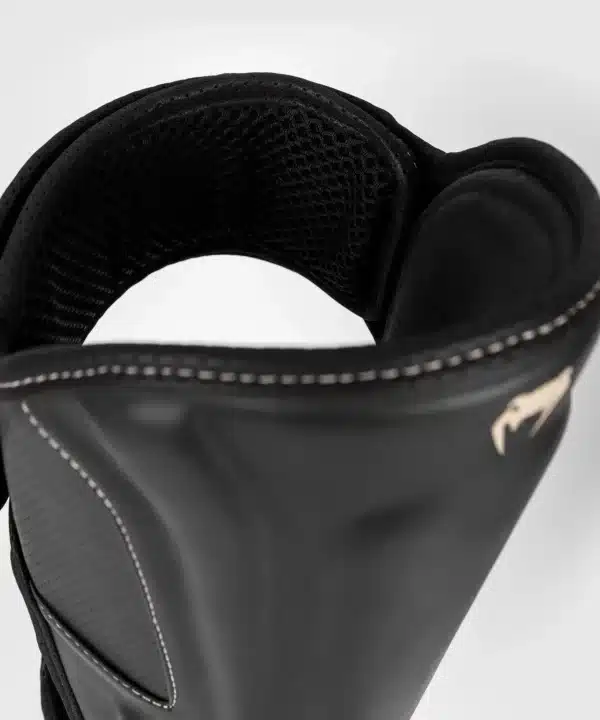 מגני רגליים Venum Impact Evo Shinguards Black