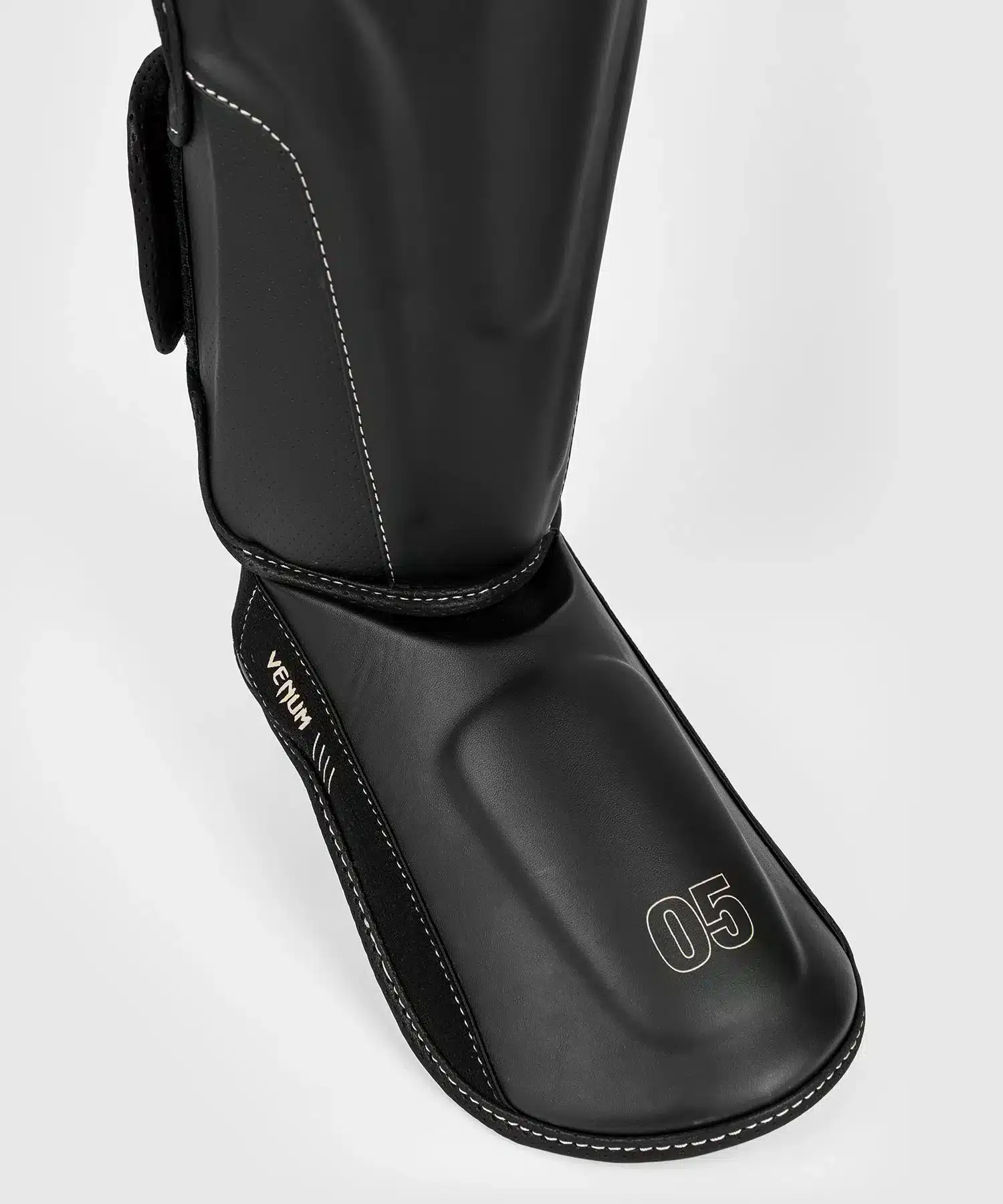 מגני רגליים Venum Impact Evo Shinguards Black