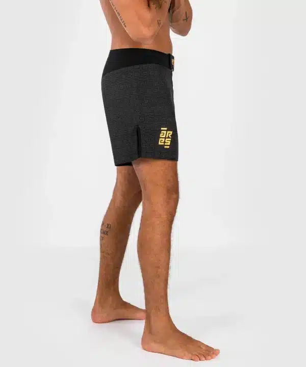 מכנסי לחימה Venum x Ares 2.0 Fight Shorts - Black/Gold