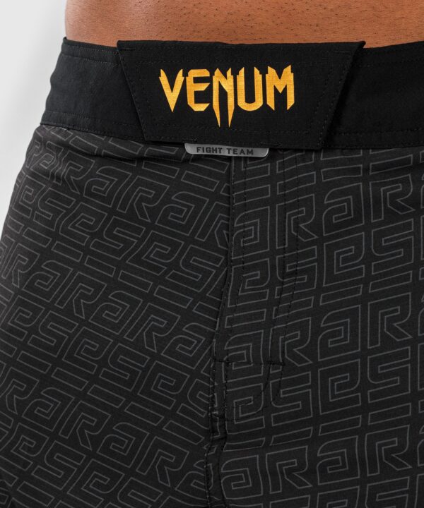 מכנסי לחימה Venum x Ares 2.0 Fight Shorts - Black/Gold