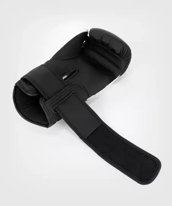 כפפות אגרוף Venum "Challenger 4.0" Boxing Gloves - שחור/לבן