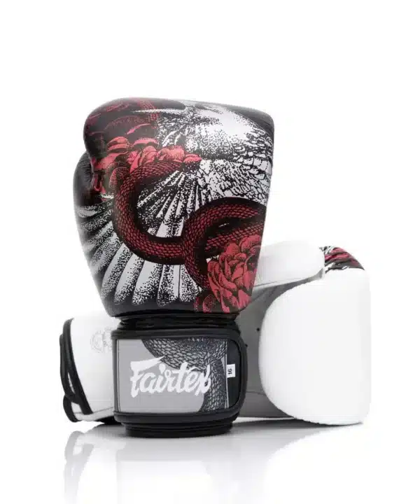 כפפות איגרוף פיירטקס  The Beauty of Survival -  FAIRTEX Limited Edition Gloves BGV24