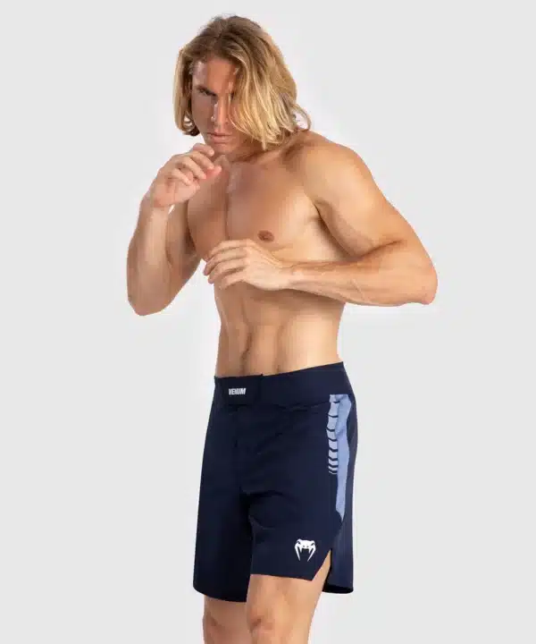 מיכנס לחימה של ונום -Venum Tempest Men's Fight Shorts - Navy Blue/Blue
