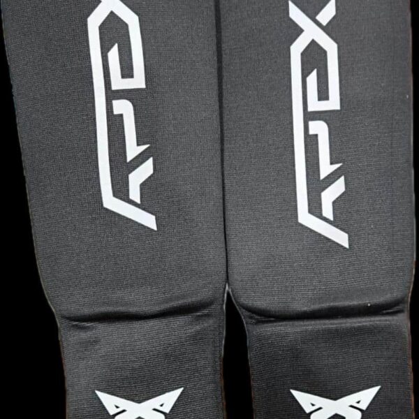מגן רגליים + עצם כף רגל APEX אומניות לחימה שחור