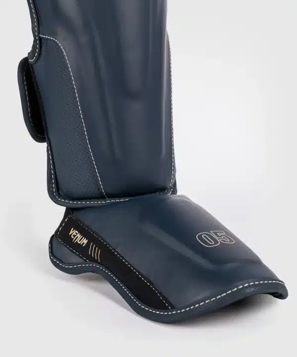 מגני רגליים Venum Impact Evo Shin Guards - Icy Blue