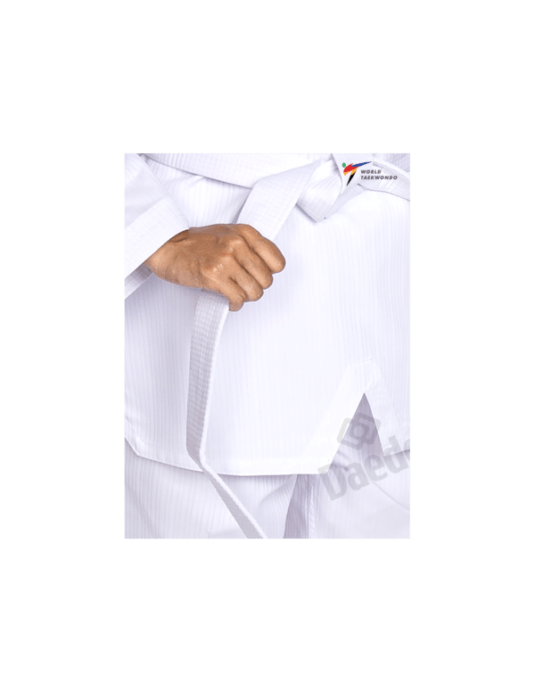 חליפת טקוואנדו מקצועית WT Dobok - White Neck DAEDO