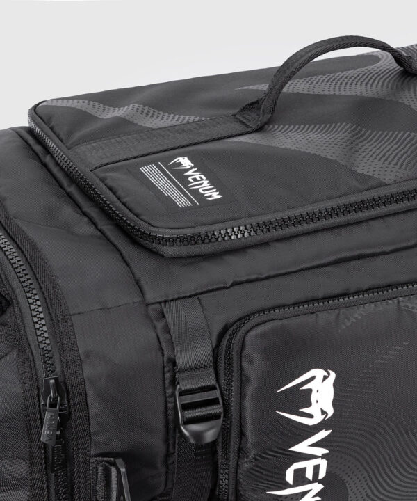 תיק ונום שחור-Venum Trainer Hybrid sports bag - Black
