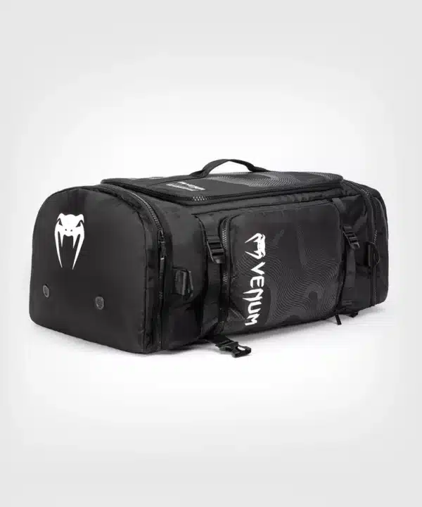 תיק ונום שחור-Venum Trainer Hybrid sports bag - Black