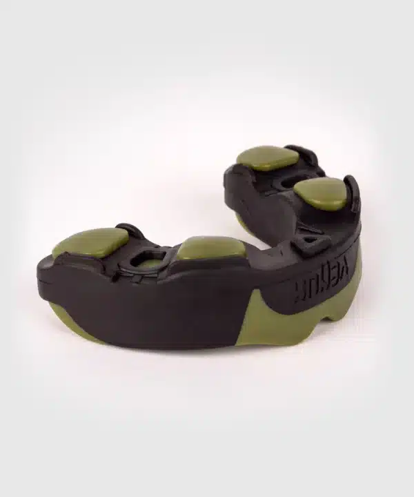 [Venum Mouthguard] Black/Green Predator - מגן שיניים פרדטור שחור/ ירוק