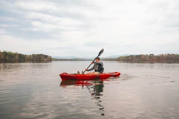 קיאק דיג ושייט מקצועי 10 פיט בצבע אדום - Perception Pescador 10.0 Fishing Kayak