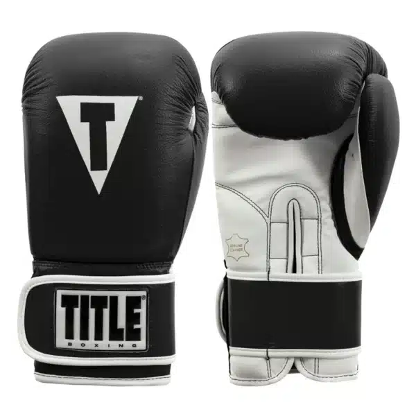 כפפות איגרוף מקצועיות מעור בצבע שחור ולבן - Title Boxing Pro Style 3.0 Leather Training
