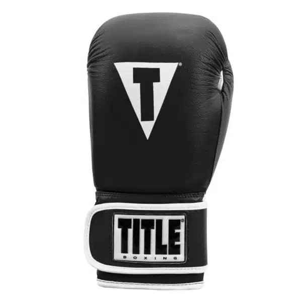 כפפות איגרוף מקצועיות מעור בצבע שחור ולבן - Title Boxing Pro Style 3.0 Leather Training