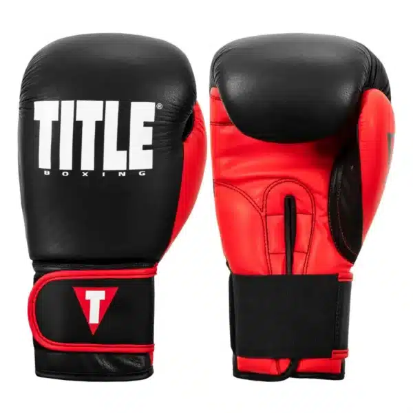 כפפות אגרוף מקצועיות שחור ואדום - Title Boxing Dynamic Strike Heavy Bag