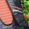 ⁦תיק גב עמיד למים 22 ליטר - Advanced Elements Blast22™ Rolltop Pack⁩ – תמונה ⁦6⁩