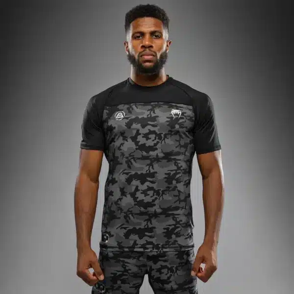 חולצת Dry-Tech Venum x Polaris לגברים – Black/Storm Grey, לאימוני MMA ו-BJJ.
