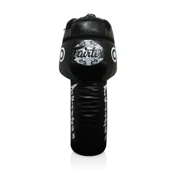 שק אגרוף בזווית Fairtex HB13 בצבע שחור לאימוני אגרוף ומואי תאי
