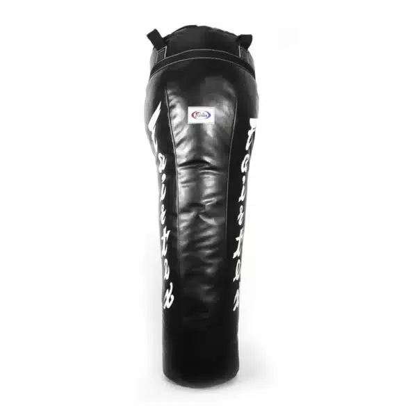 שק אגרוף בזווית Fairtex HB12 בצבע שחור – שק מקצועי לאיגרוף ולמואי תאי