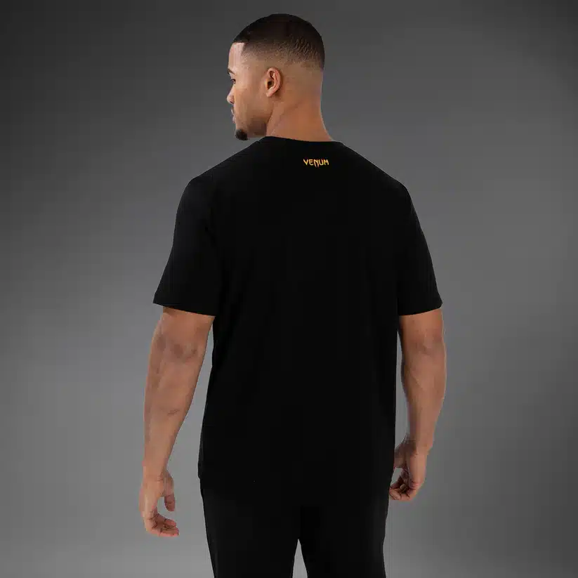 חולצת UFC Venum Classic שחור-זהב לגברים – איכות פרימיום ונוחות מירבית