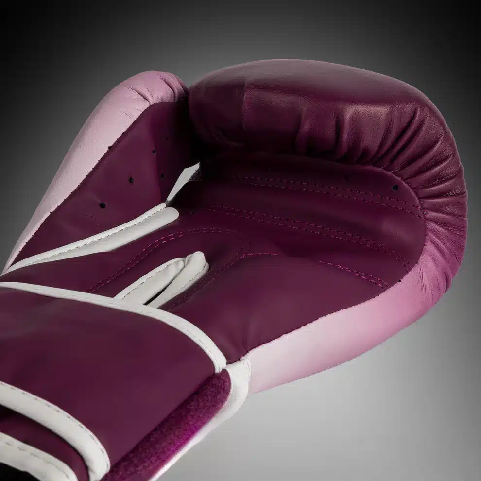 כפפות איגרוף ונום דגם Venum Iris סגול לבן Plum/white