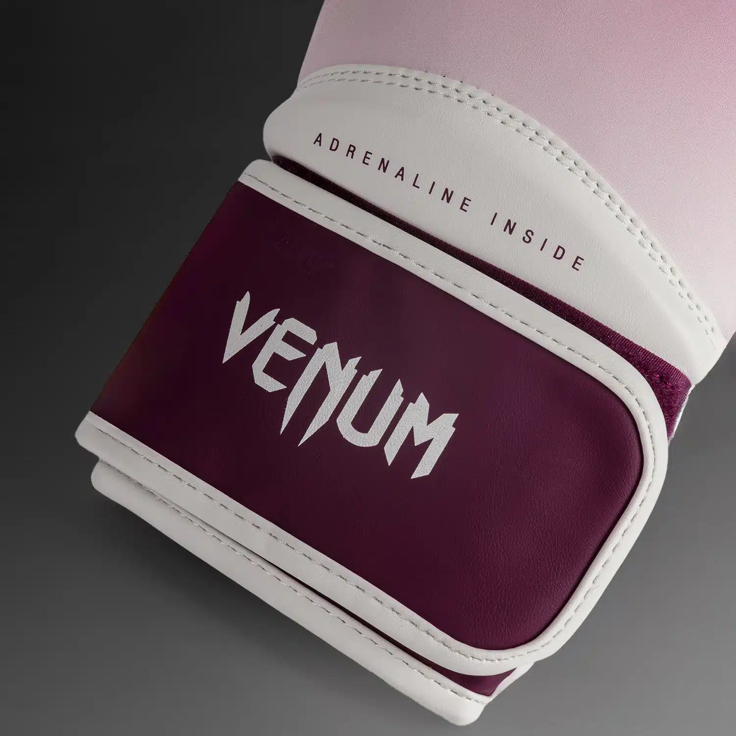 כפפות איגרוף ונום דגם Venum Iris סגול לבן Plum/white