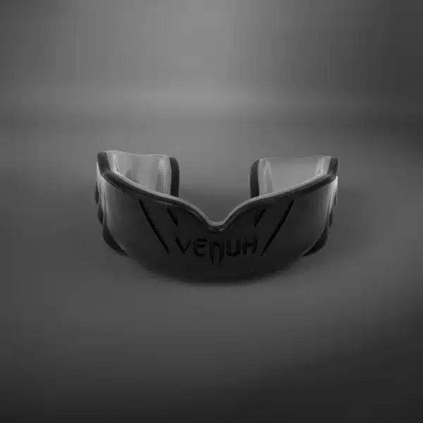 מגן שיניים ונוםVenum Challenger שחור