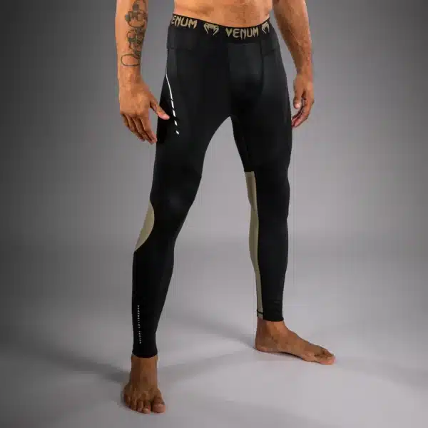 מכנס טייץ ונום מסוג קומפרשיין Venum Adrenaline בצבע שחור וחום בהיר (Sand)