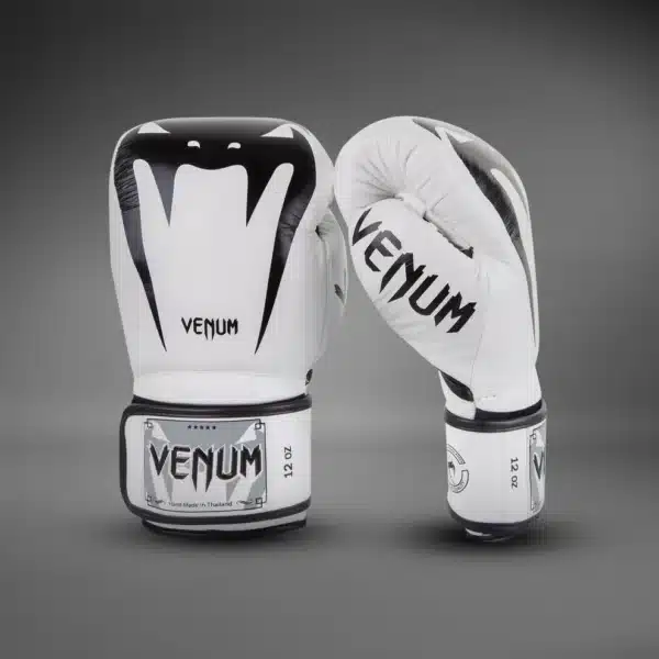 כפפות איגרוף Venum Giant 3.0 מעור נאפה לבן