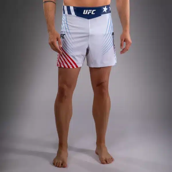מכנסי לחימה ונום כחולים UFC Freedom 250 by Venum Authentic Fight Night גזרה קצרה