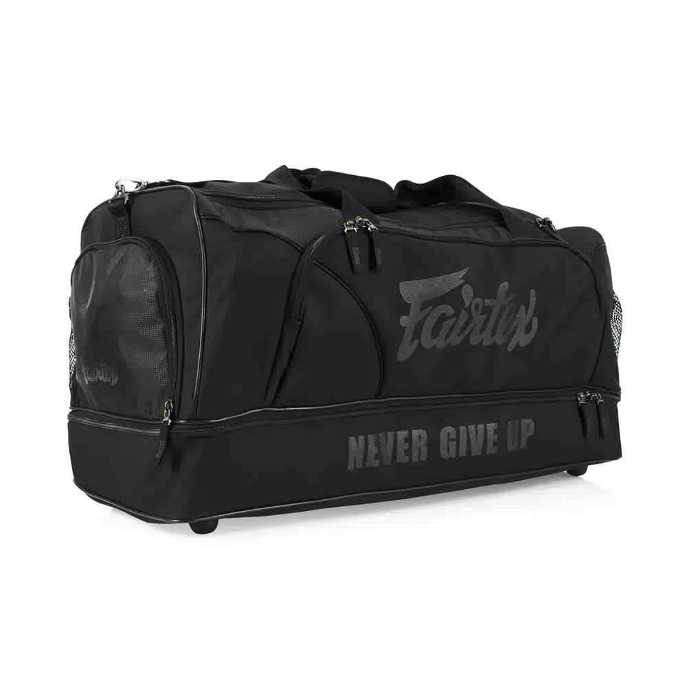 תיק אימון וספורט שחור Fairtex Fighter Gym Bag BAG2 בנפח 83.5 ליטר