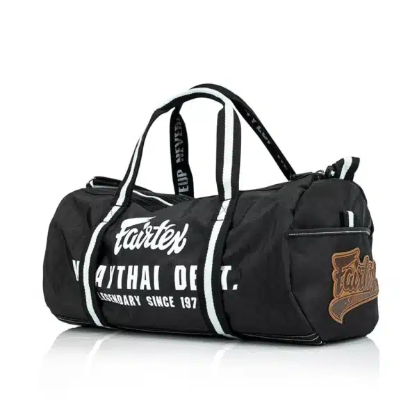 תיק אימון ספורט שחור Fairtex BAG9 Barrel Bag בנפח 40 ליטר