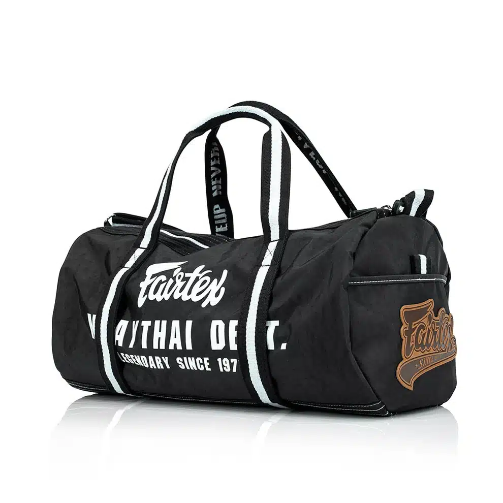 תיק אימון ספורט שחור Fairtex BAG9 Barrel Bag בנפח 40 ליטר