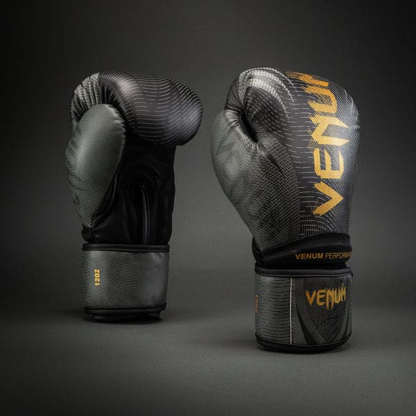 כפפות איגרוף Venum Galactic 3.0 Impact שחור זהב