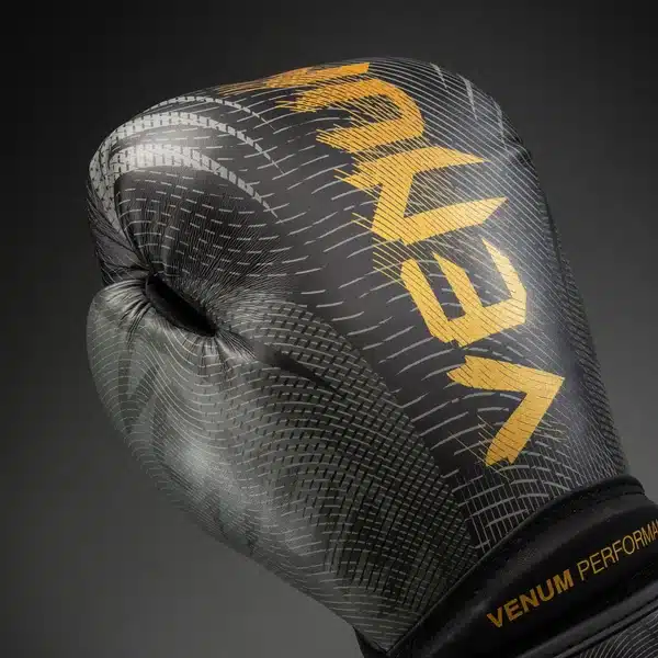 כפפות איגרוף Venum Galactic 3.0 Impact שחור זהב