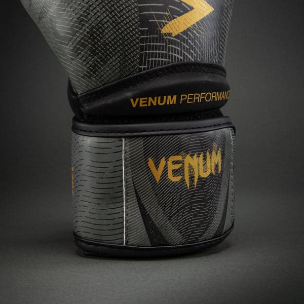 כפפות איגרוף Venum Galactic 3.0 Impact שחור זהב